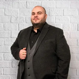 Jonathan Leiro, Técnico SAT